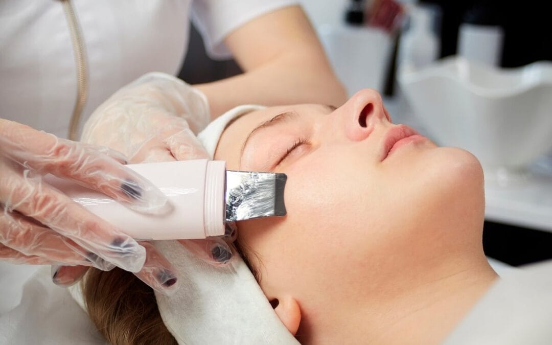 Jak peeling kawitacyjny może przywrócić blask Twojej skóry